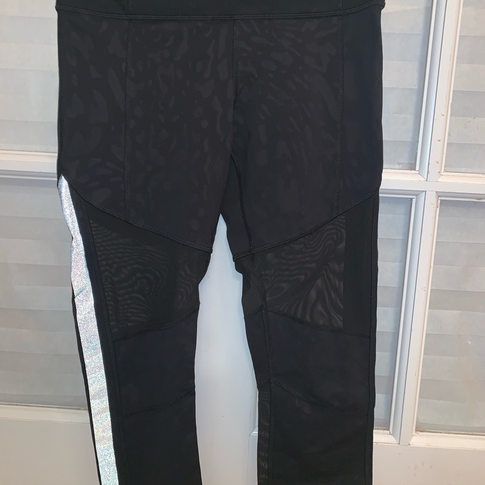 Lululemon Cropped Leopard Leggings
